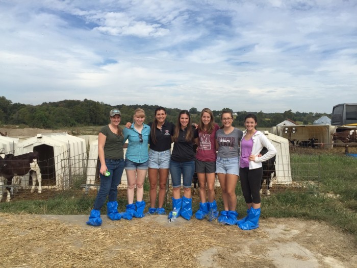 The Missouri State Dietetic Interns touring the Scheer’s Dairy Farm in New Haven, Missouri hosted by the Missouri Beef Industry Council and Midwest Dairy.