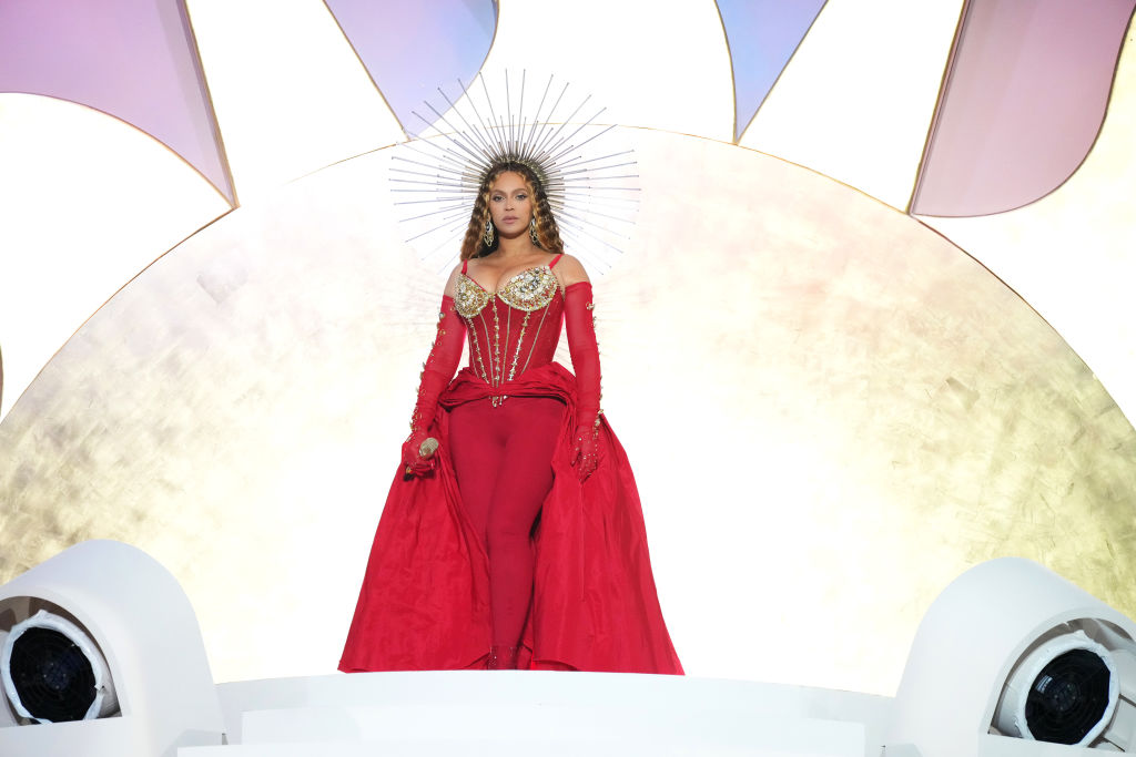 Nam helped fabricate this halo worn by Beyoncé. Kevin Mazur/Getty Images
