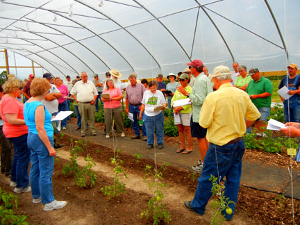 Dr. Martin Kaps presents plans for vegetable crops in the tunnel