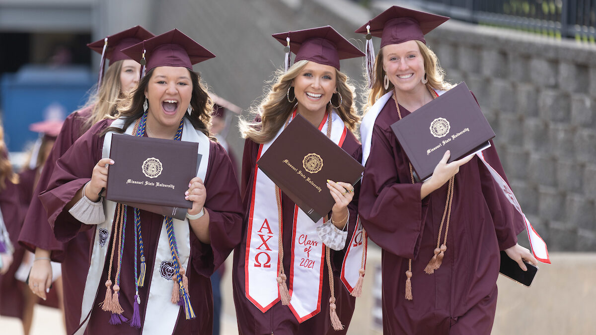 Students celebrate commencement