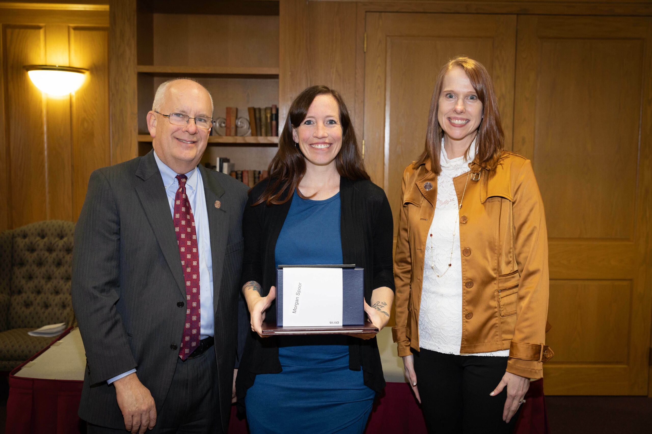 Morgan Spoor receiving Citizen Scholar Award.