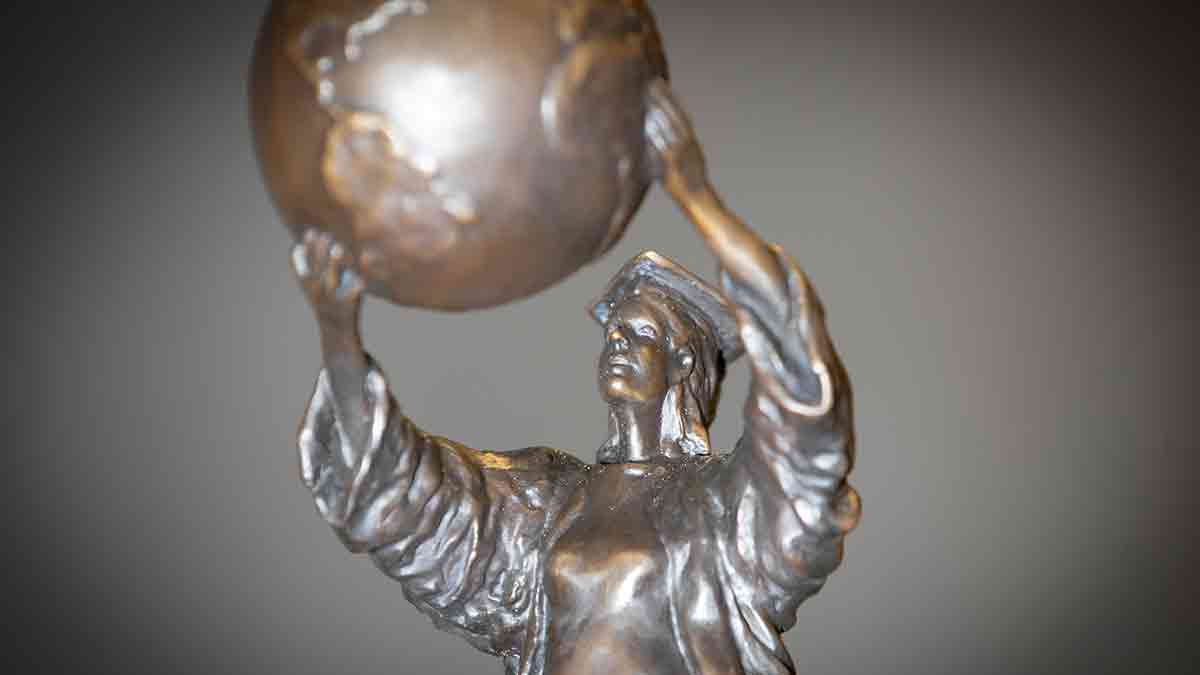 Statue given to PAHOF inductees