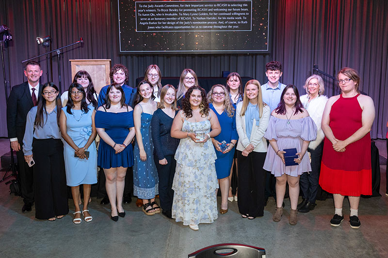 Model United Nations students and Dr. Ashley Leinweber with Dean Shawn Wahl